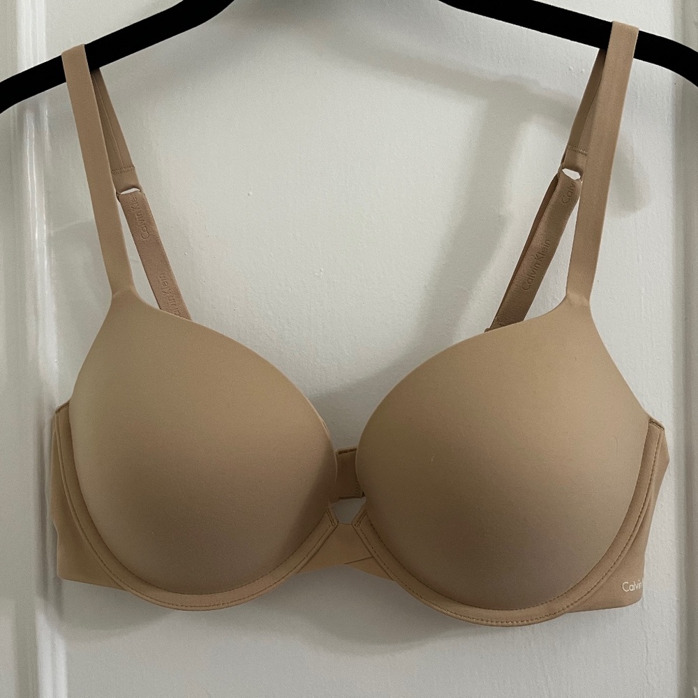 New! Calvin Klein Beige Bra (38B)